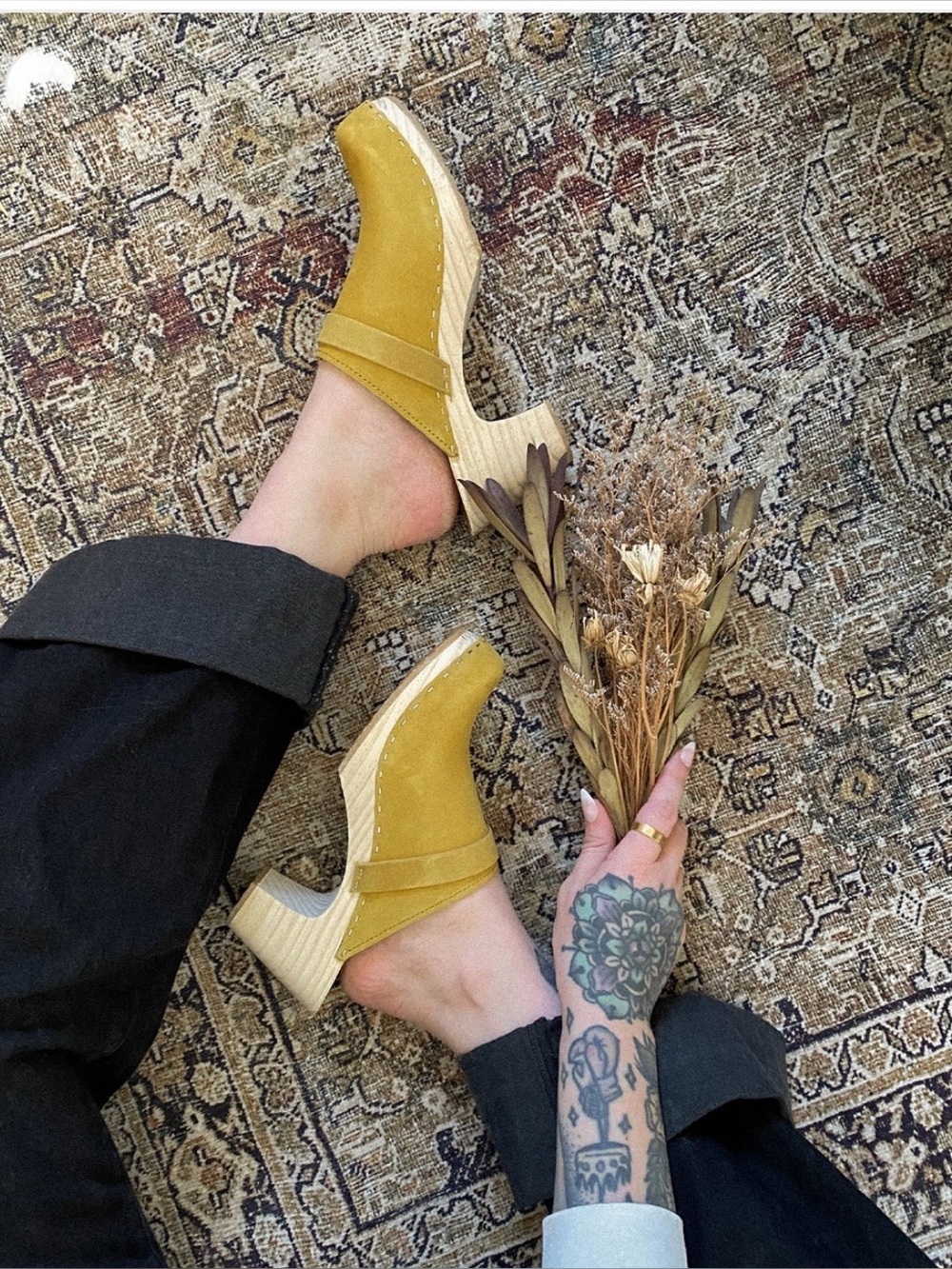 Sandgrens Maya Classic | Royal Yellow Nubuck Spanish Pine Heel | Size 39 / 8.5